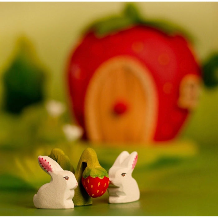 Bumbu |  Wooden Strawberry Plant
