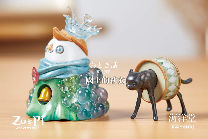 The Little Prince Vol. 5 Blind Box Series figurine of a snowman, cat, and toy cat with a drum.